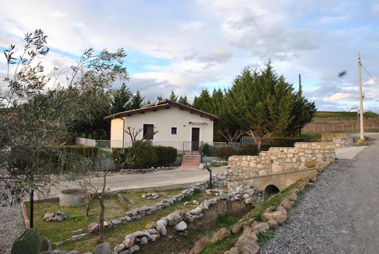 Agriturismo La Mandragola Relais 크로토네 외부 사진